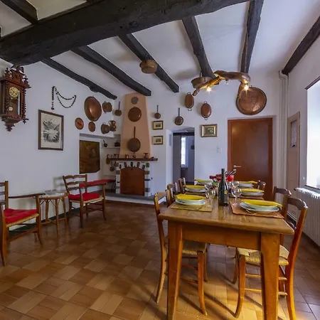 Bellavista Albonago Apartment